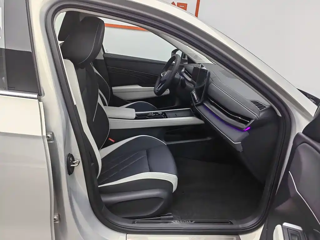 Volkswagen Sagitar 2026 Champagne/brown из Китая, фото 2