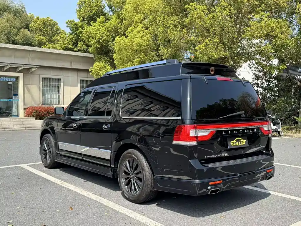 Lincoln Navigator 2018 3.5T V