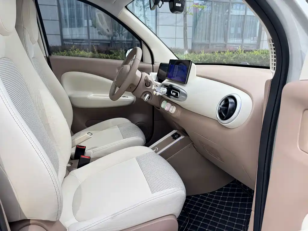 Wuling MINIEV — миниатюра 9