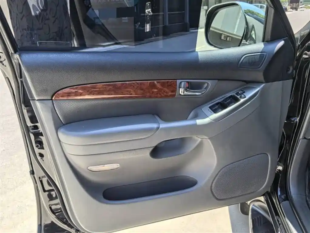 Toyota Land Cruiser Prado 2006 4.0L AT VX