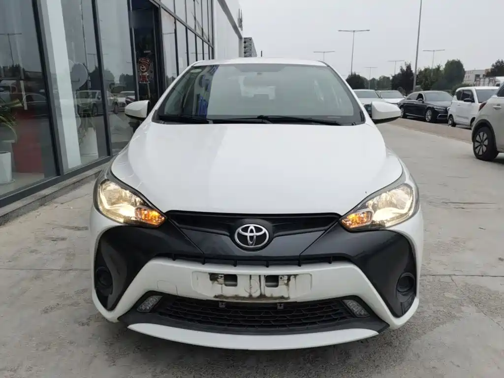 Toyota Yaris L — миниатюра 3