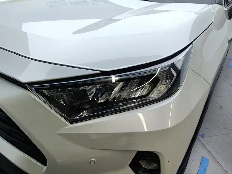 Toyota RAV4 — миниатюра 5
