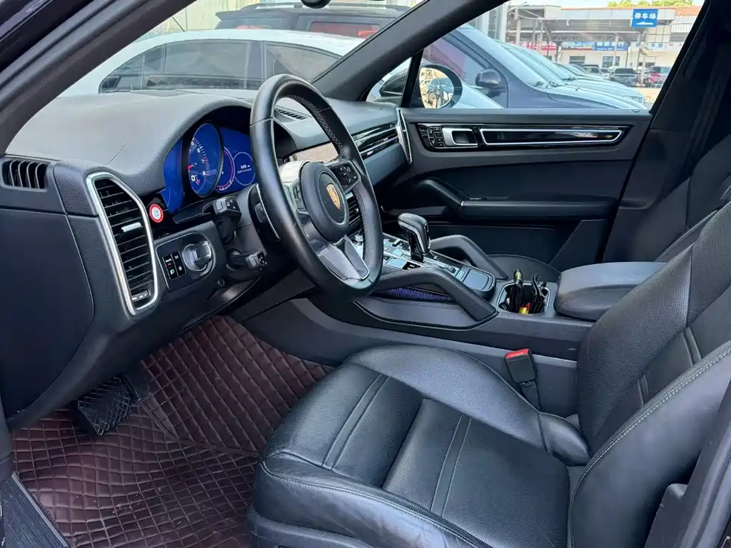 Porsche Cayenne — миниатюра 4