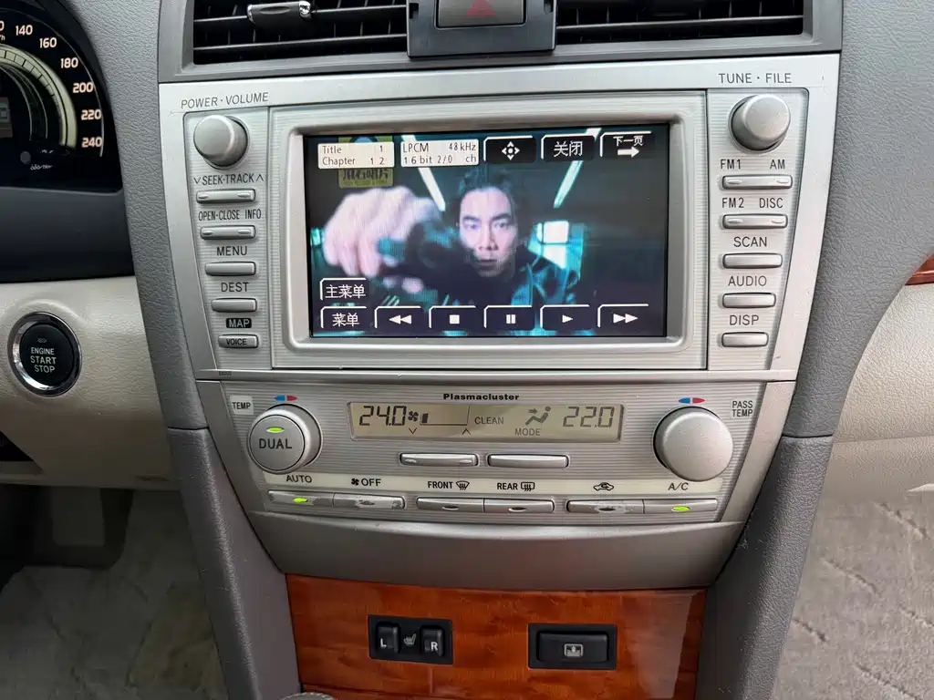 Toyota Camry — миниатюра 11