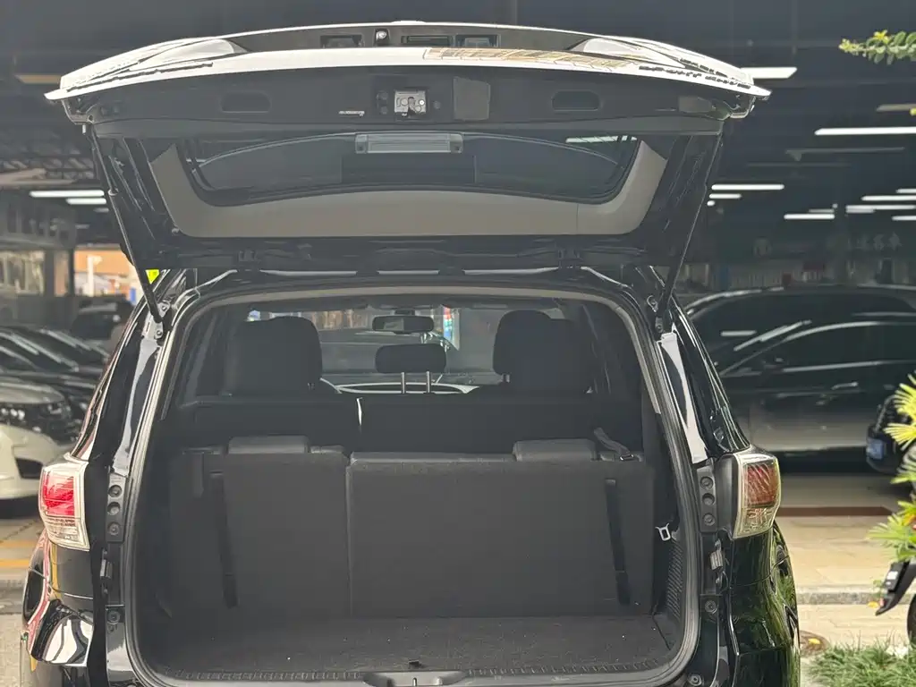 Toyota Highlander — миниатюра 8
