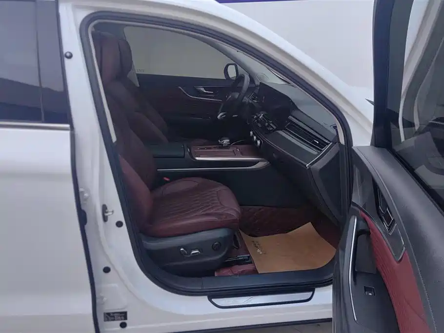 Hongqi HS5 2023 2.0T Pro