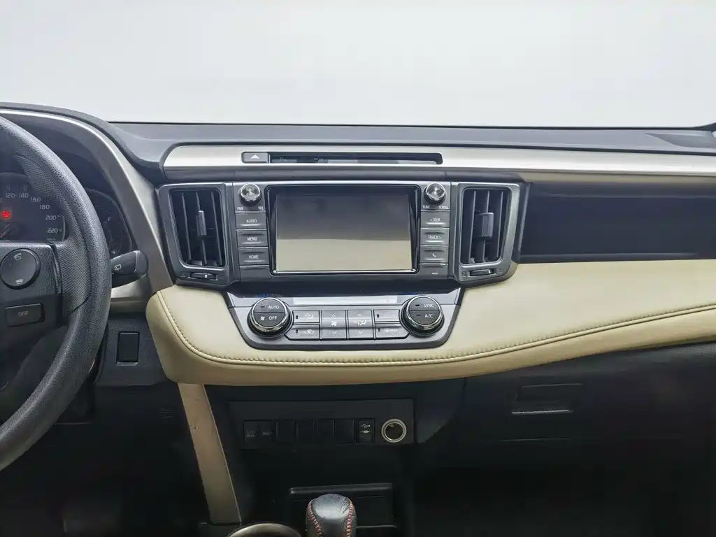 Toyota RAV4 — миниатюра 12