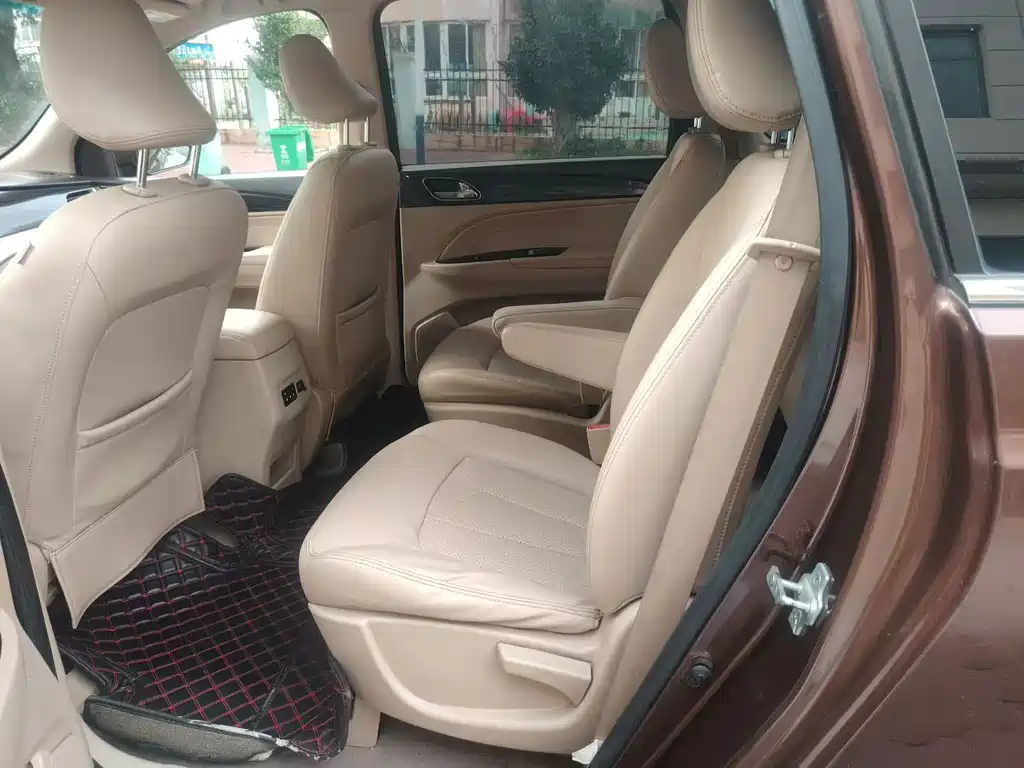 Baojun 730 1.5L Manual Luxury Type 7 seats, фото 4
