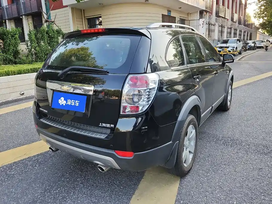 Chevrolet Captiva — миниатюра 3