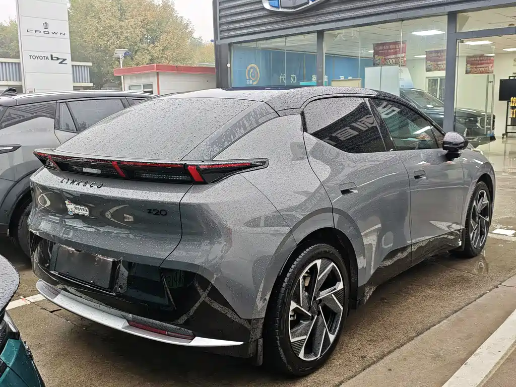 Lynk & Co 20 — миниатюра 3