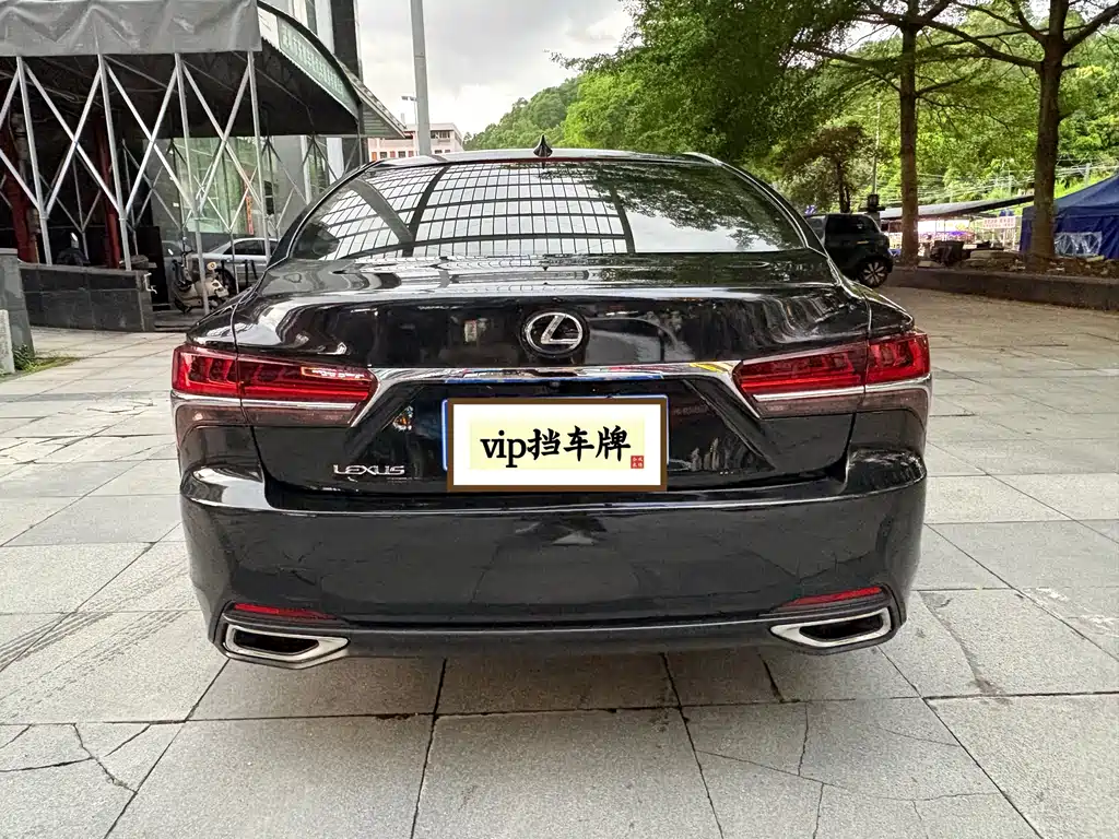 Lexus LS — миниатюра 8
