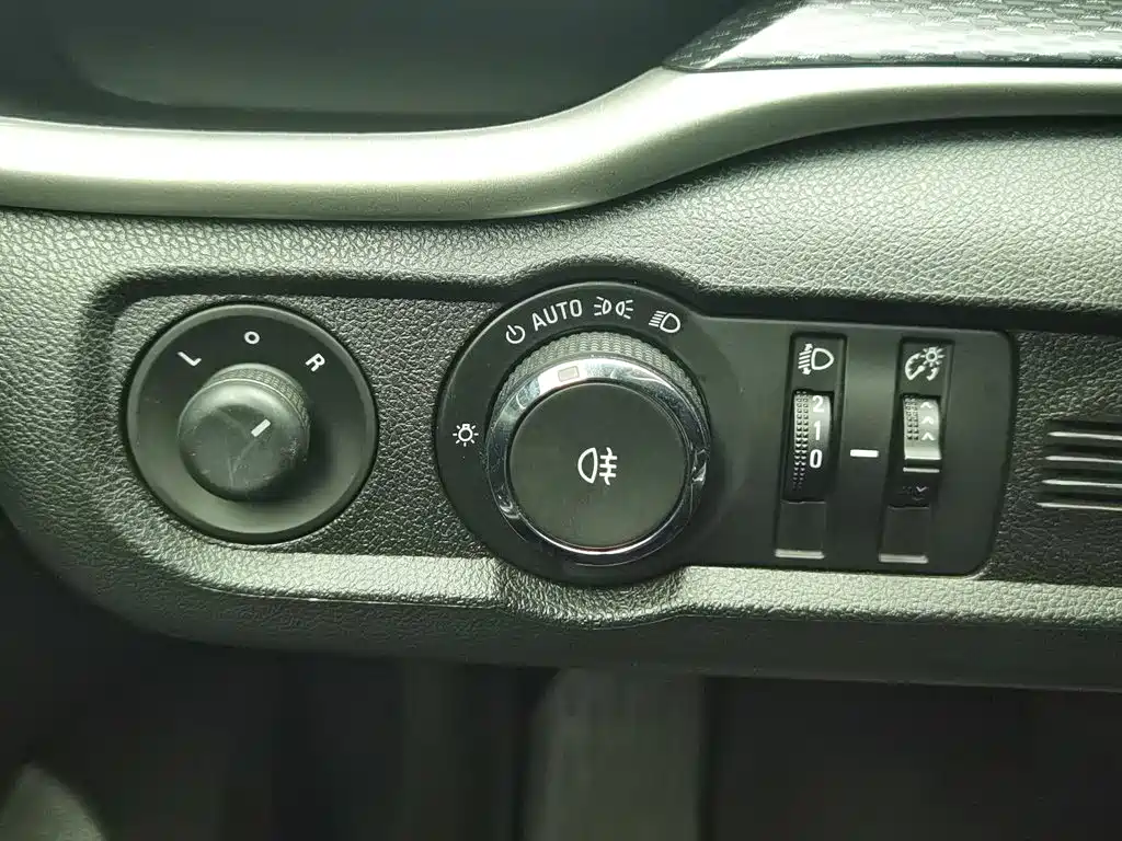 Buick Excelle — миниатюра 21