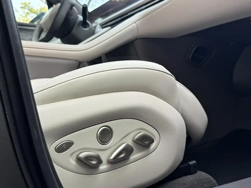 ZHIJI AUTOMOBILE ZHIJI LS7