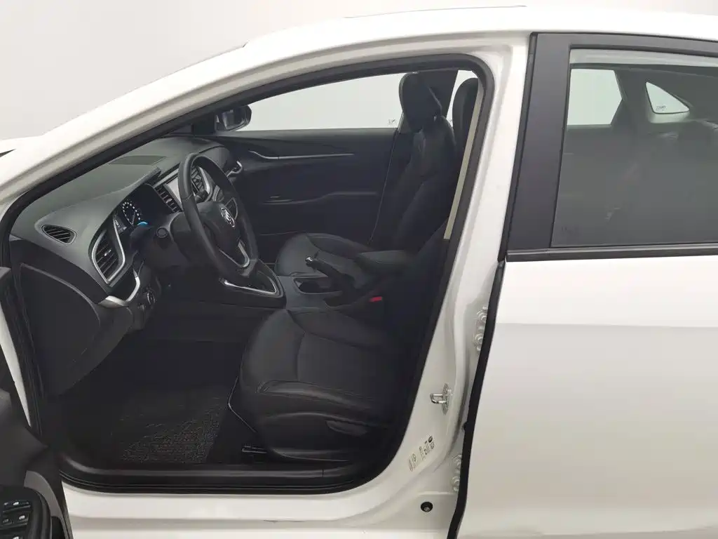 Buick Excelle — миниатюра 10