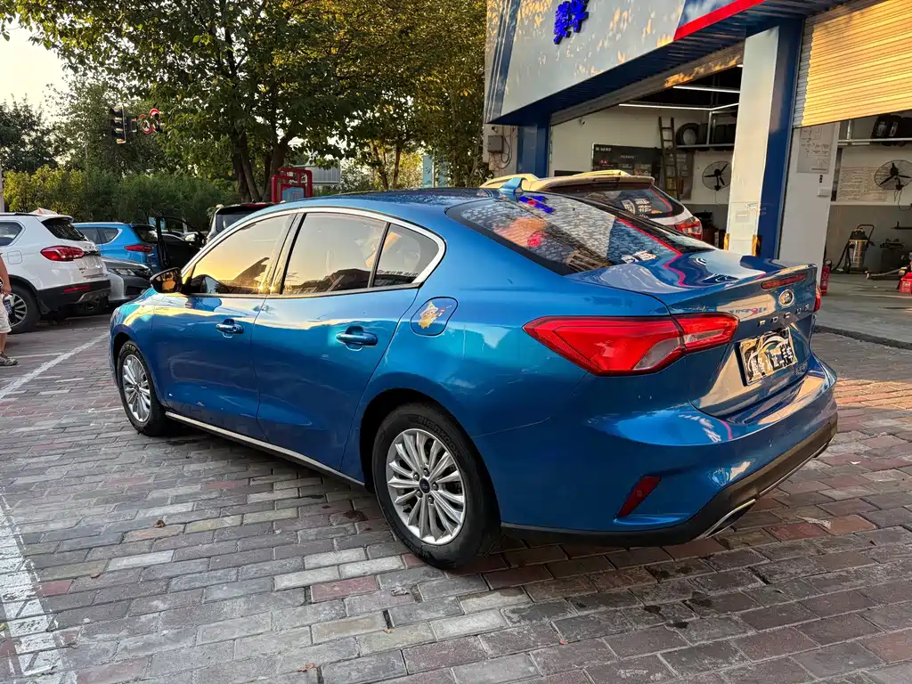 Ford Focus — миниатюра 4
