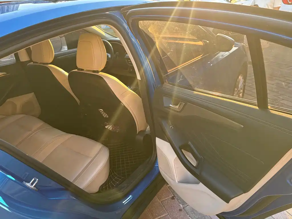 Ford Focus — миниатюра 11