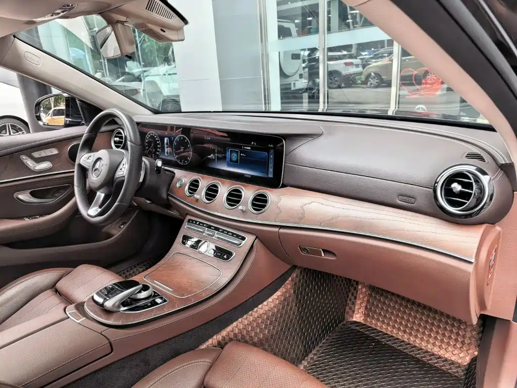 Mercedes-Benz E-Class — миниатюра 3