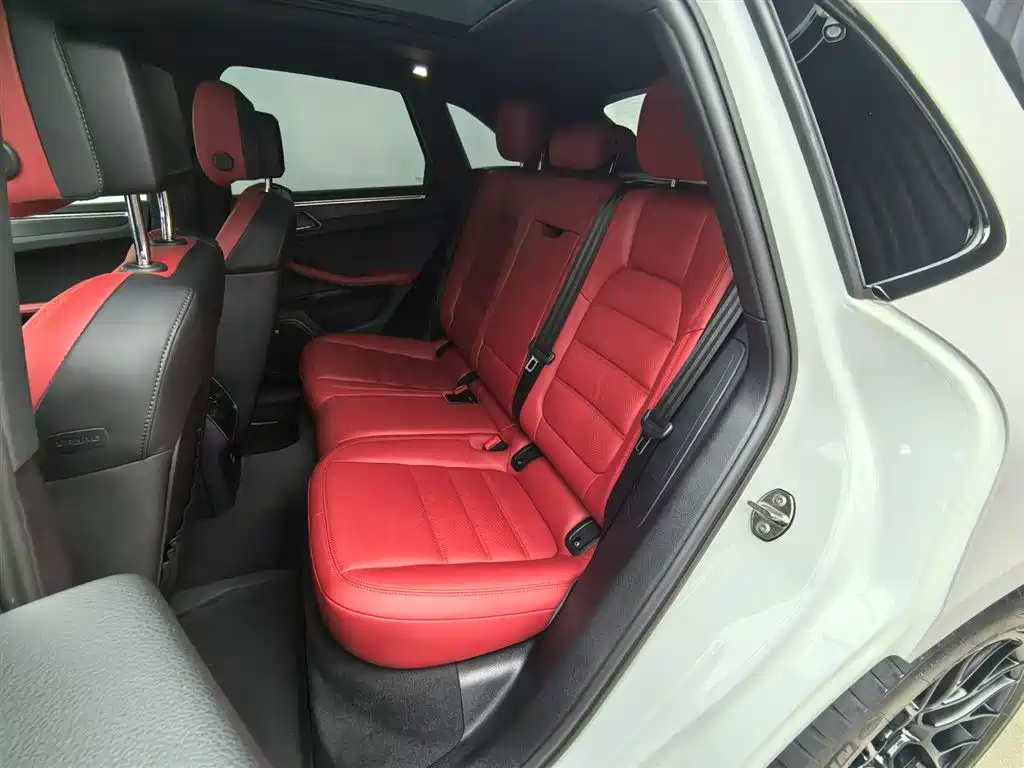 Porsche Macan — миниатюра 22
