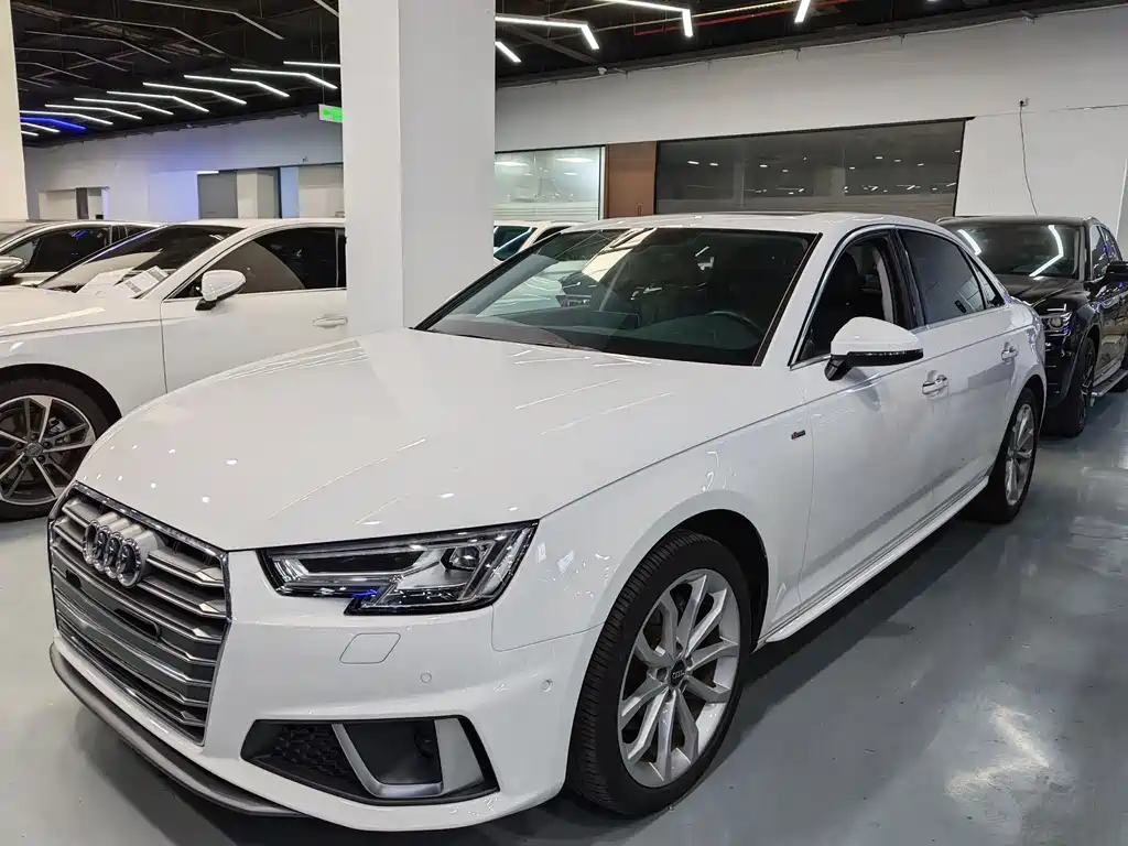 Audi A4L 2020