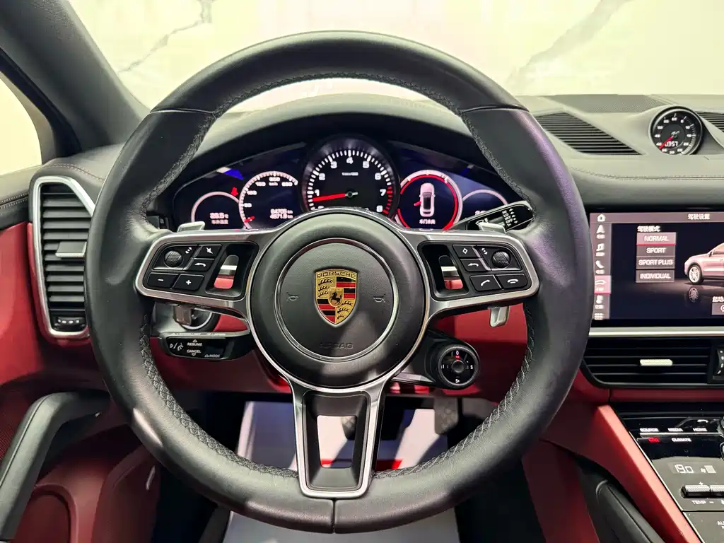 Porsche Cayenne — миниатюра 10