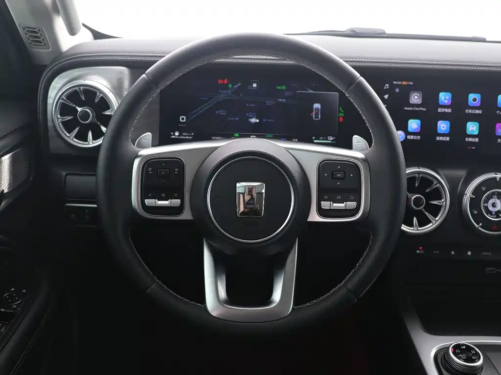 TANK TANK 300 NEW ENERGY