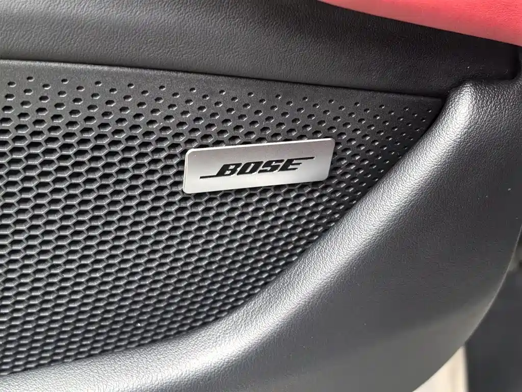 Porsche Taycan — миниатюра 27