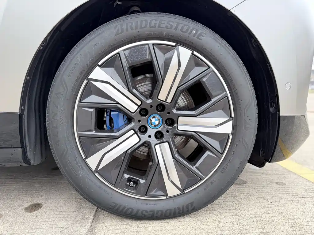 BMW iX — миниатюра 17
