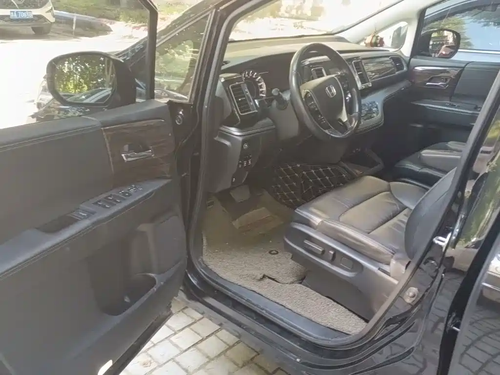 Honda Elysion — миниатюра 12