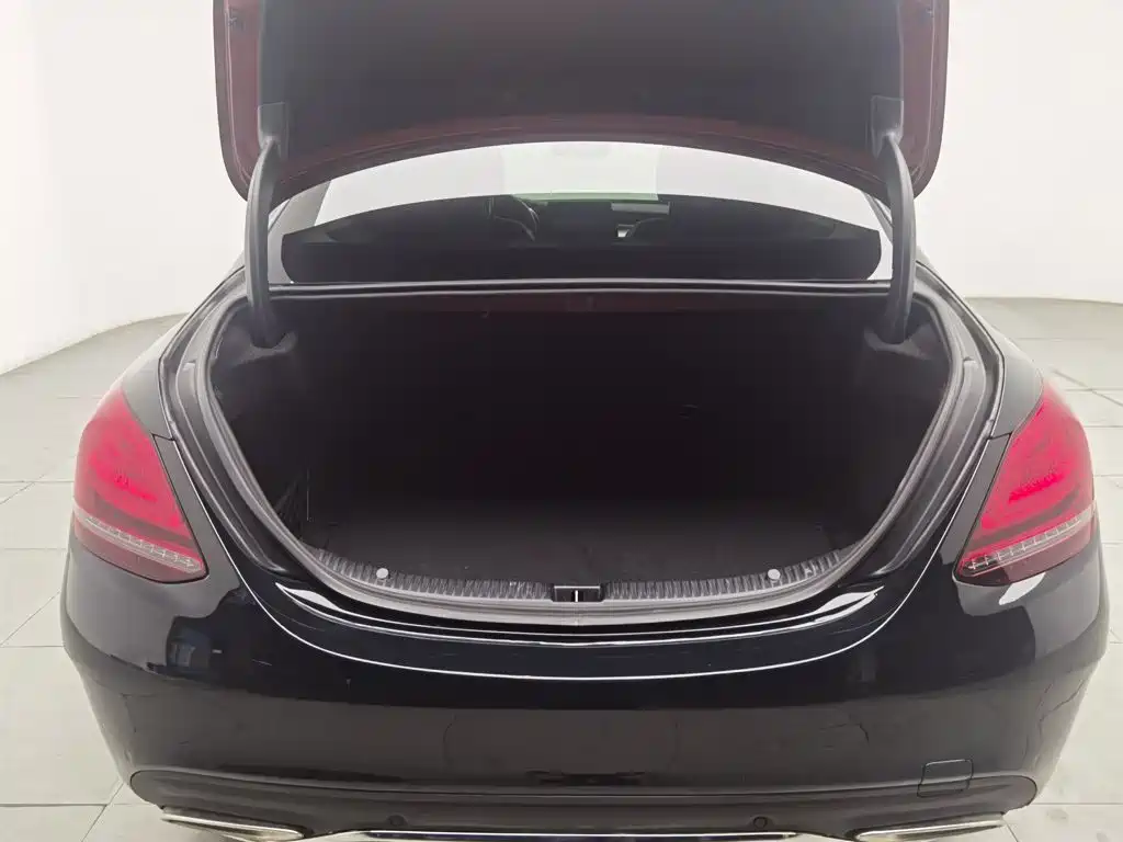 Mercedes-Benz C-Class — миниатюра 16