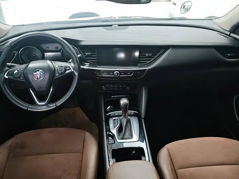 Buick Regal — миниатюра 12