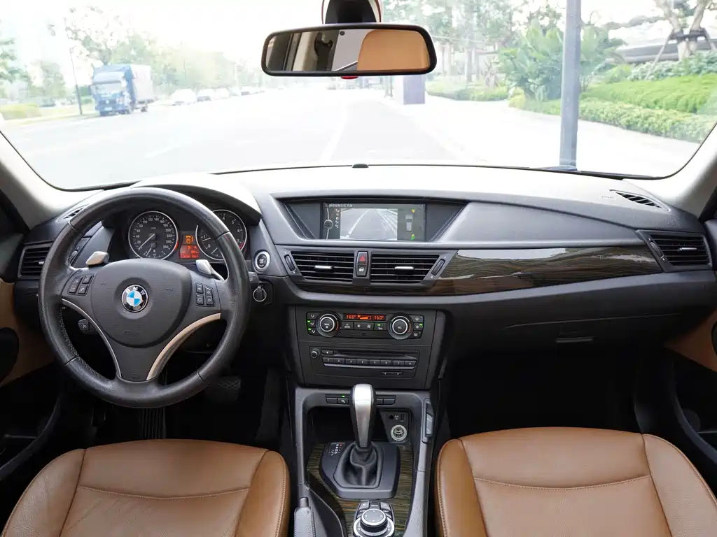 BMW X1 (Import) xDrive28i, фото 7