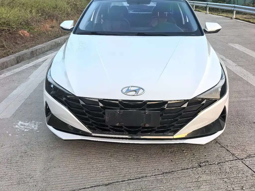 Hyundai Elantra — миниатюра 2