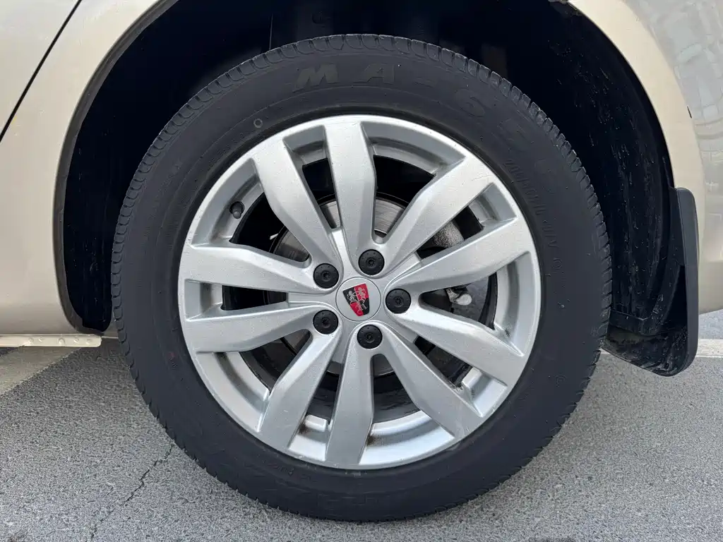 Roewe 350 — миниатюра 10