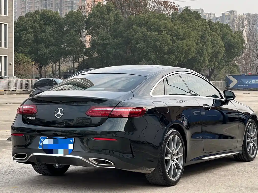 MERCEDES-BENZ E CLASS