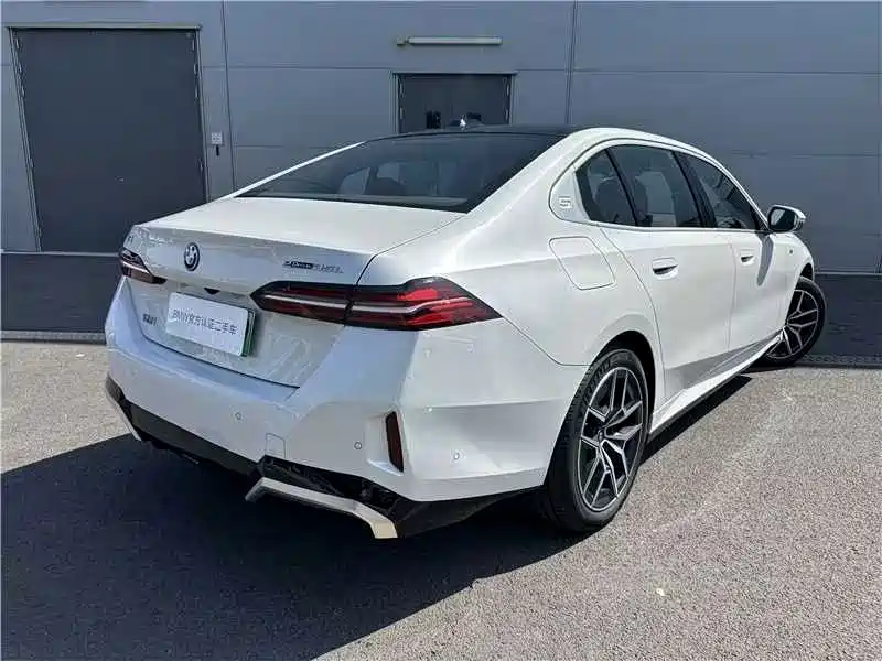 BMW i5 — миниатюра 7