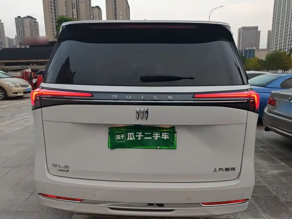 Buick GL8 Hybrid — миниатюра 6