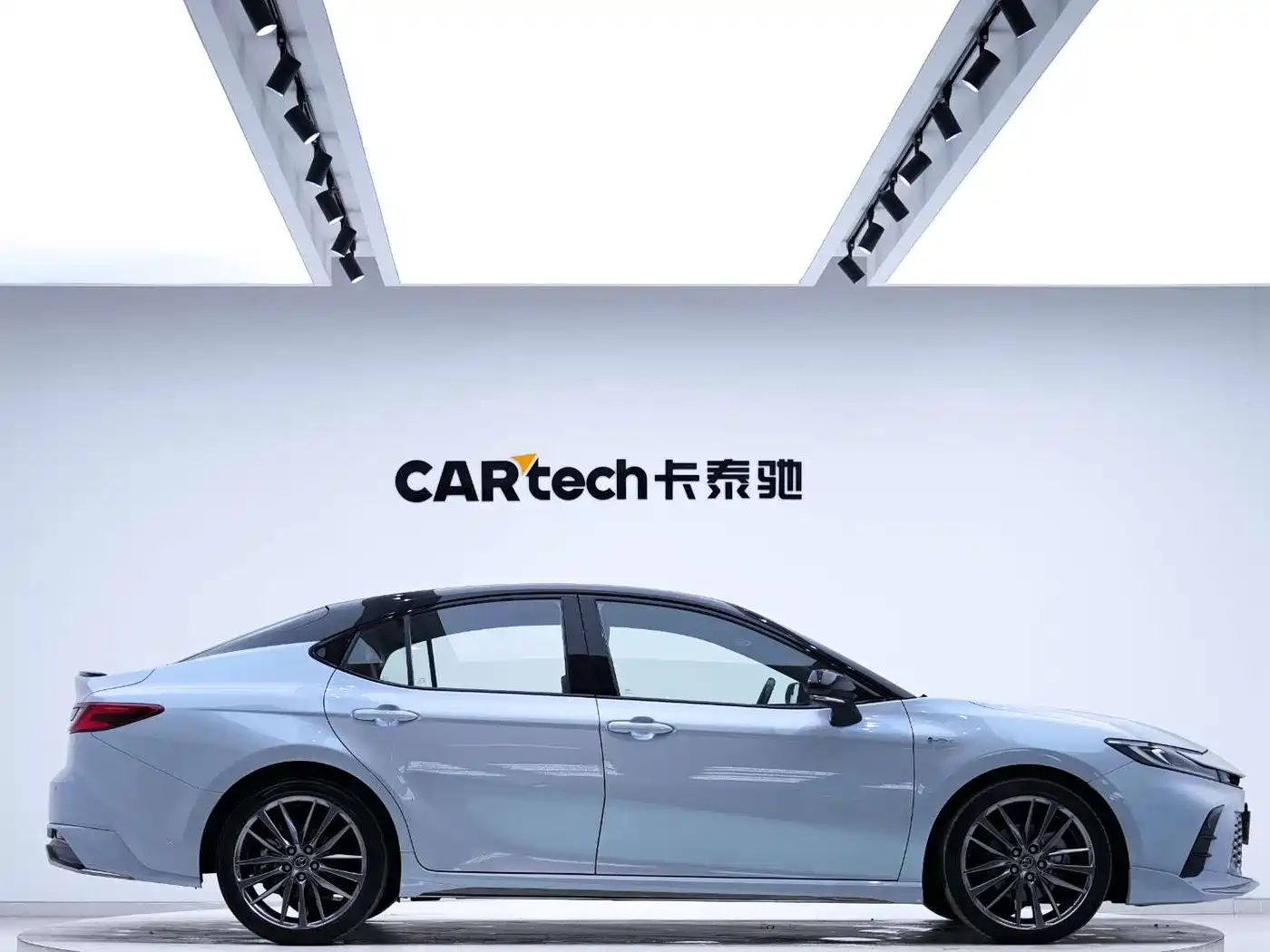 Toyota Camry 2024 Белый из Китая