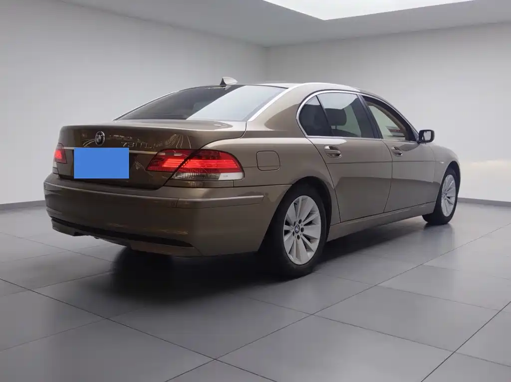 BMW 7 Series — миниатюра 4