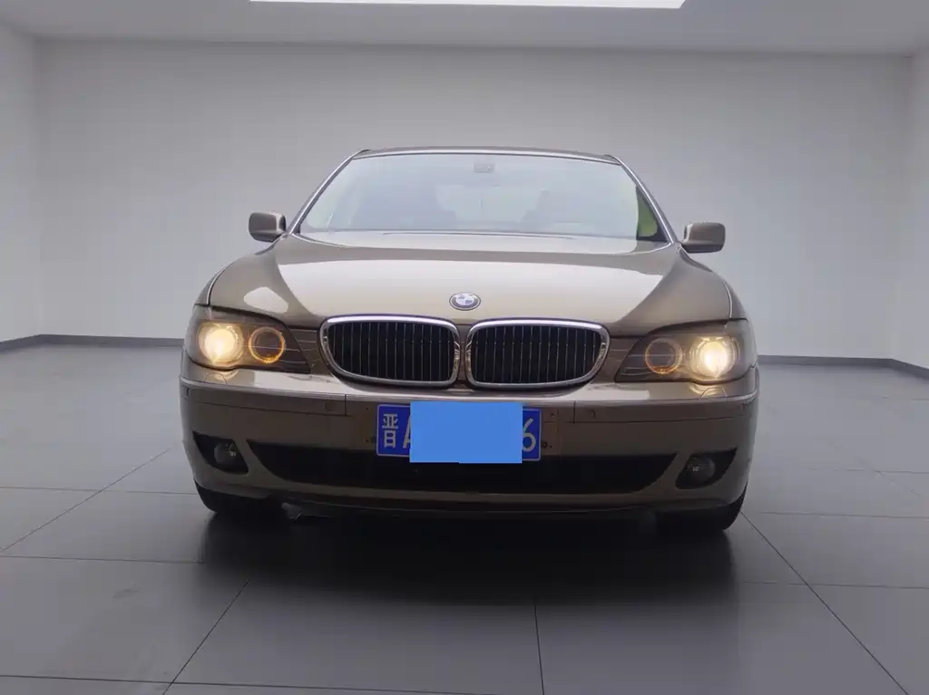 BMW 7 Series — миниатюра 2