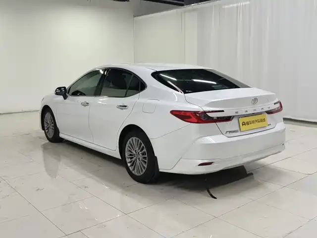 Toyota Camry — миниатюра 4
