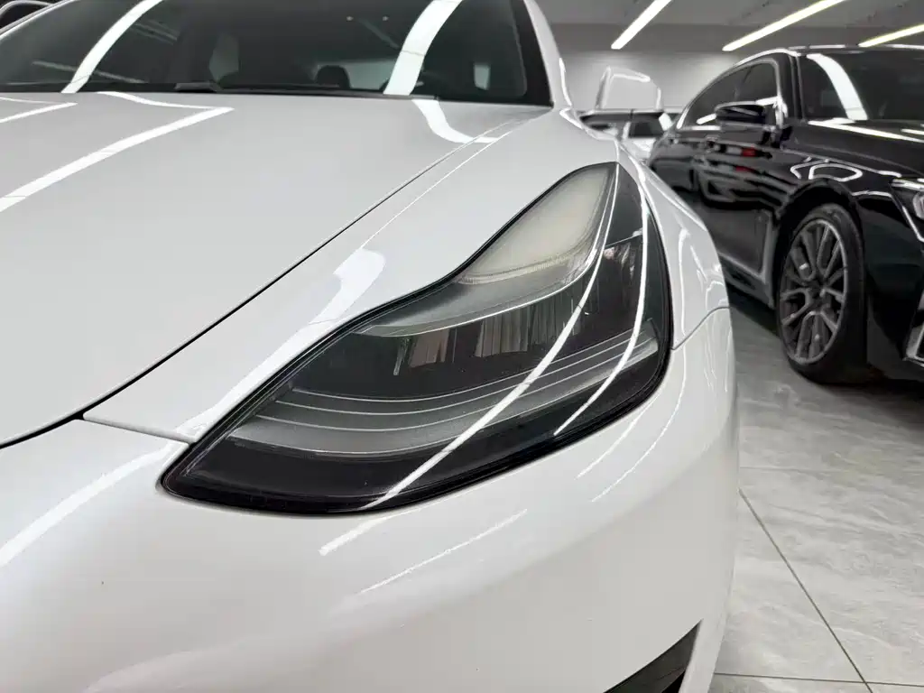Tesla Model 3 — миниатюра 22