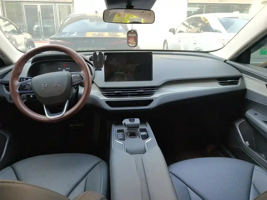 Hongqi Hongqi E-QM5 — миниатюра 12