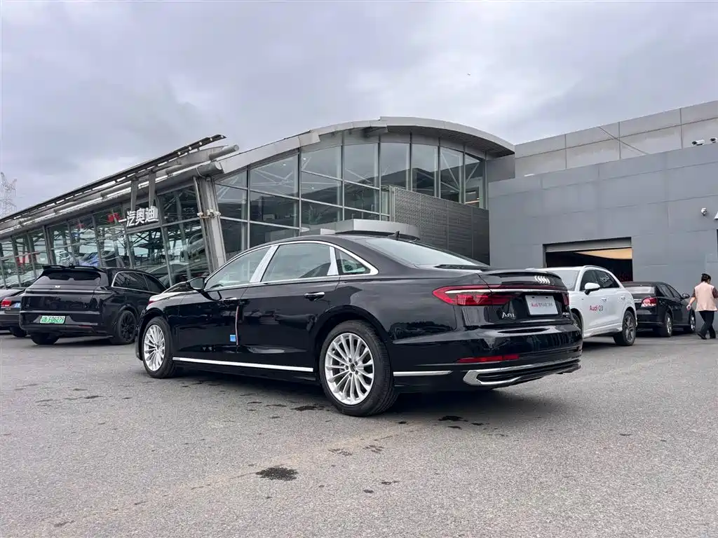 Audi A8 2025 Черный из Китая