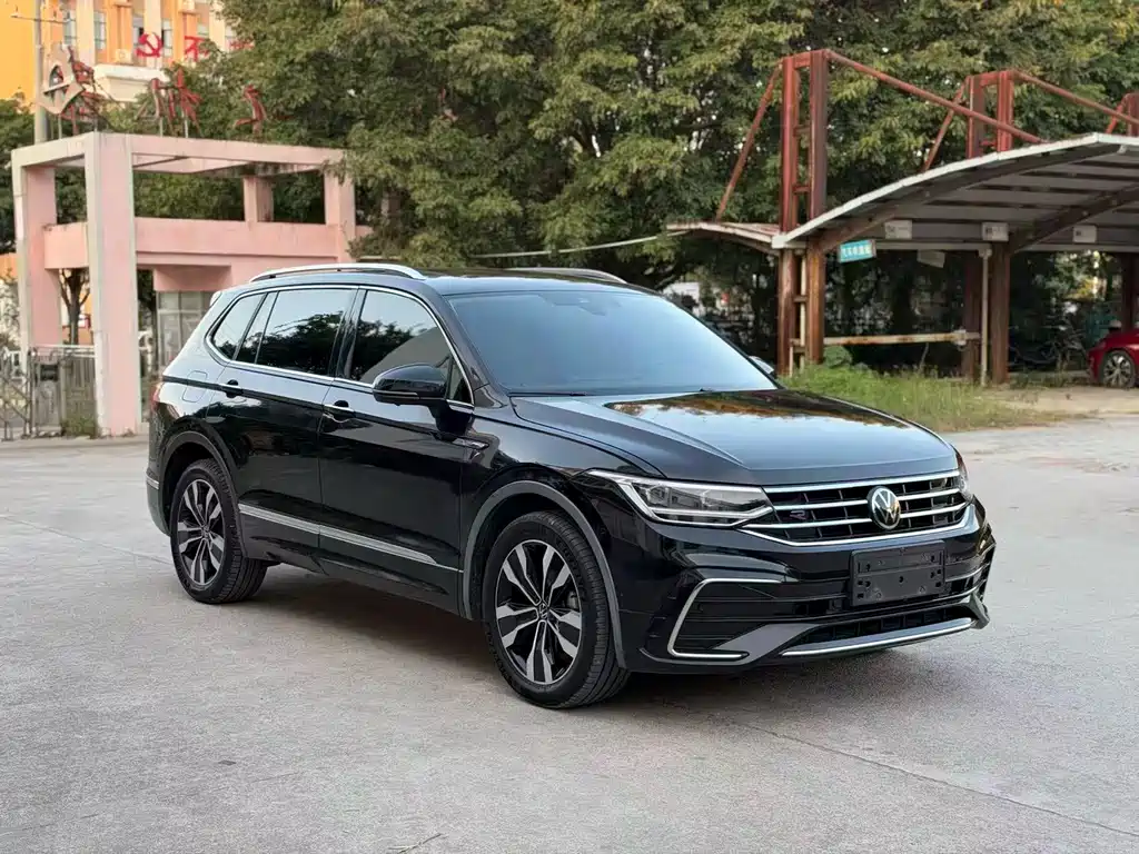 Volkswagen Tiguan L — миниатюра 3