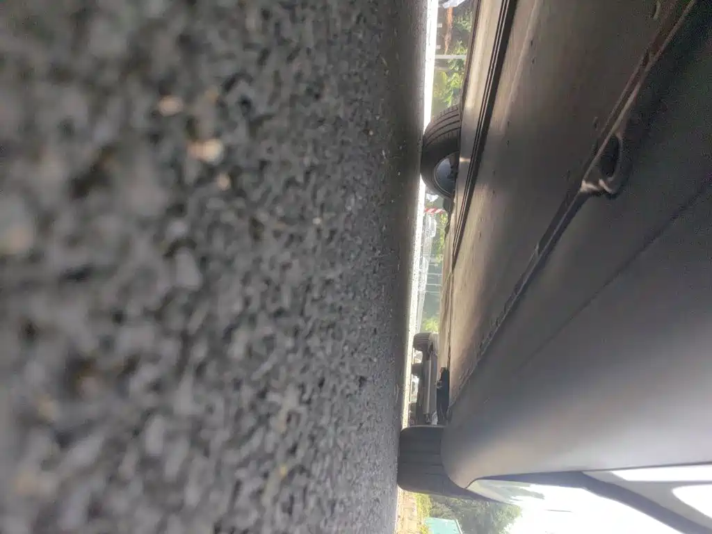 Tesla Model Y — миниатюра 18