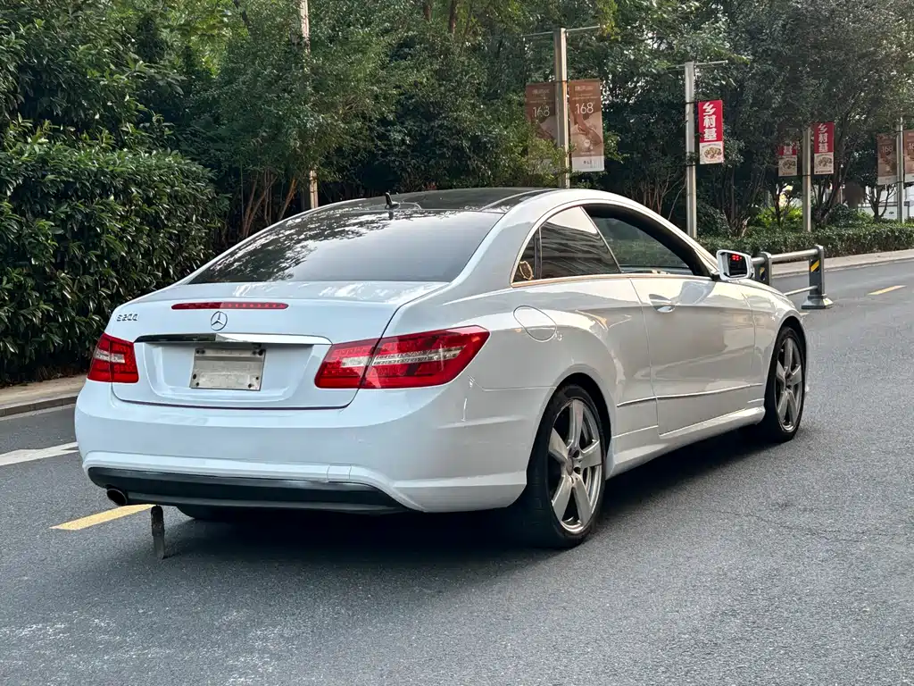 Mercedes-Benz E-Class (Import) — миниатюра 4