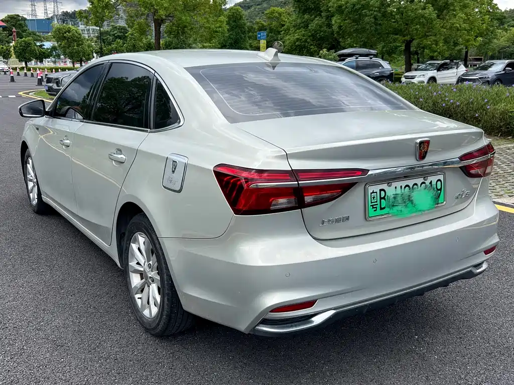 Roewe i6 New Energy — миниатюра 5