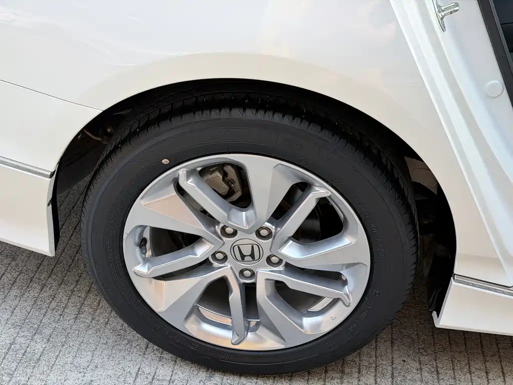Honda Accord — миниатюра 14