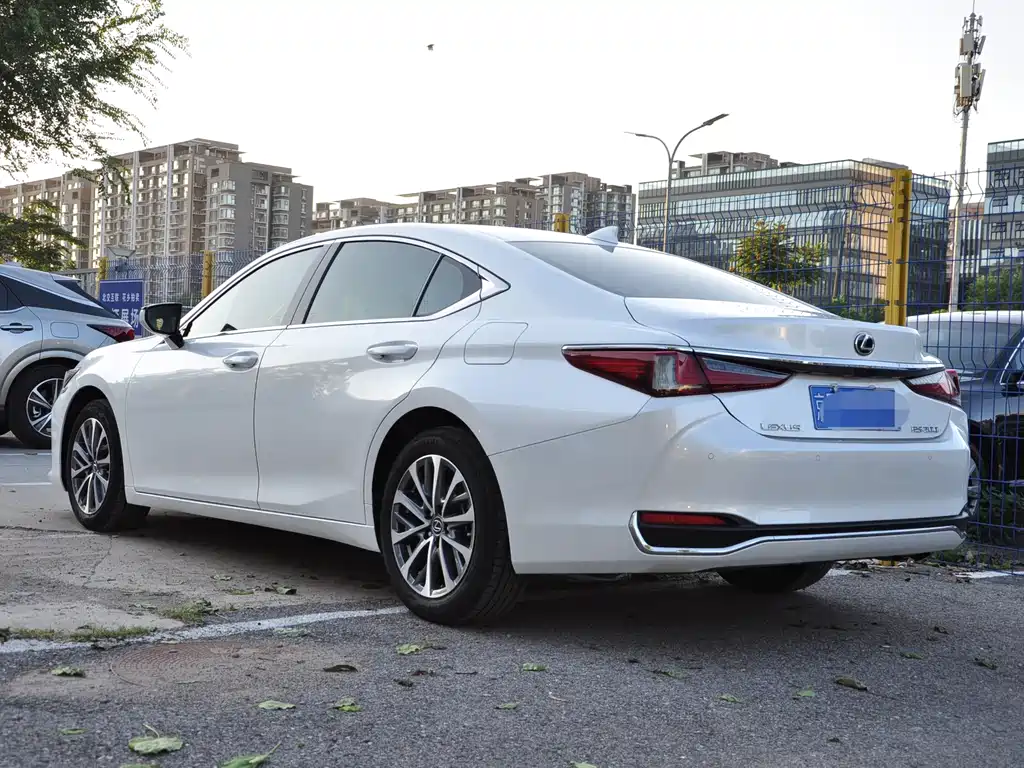 Lexus ES — миниатюра 4