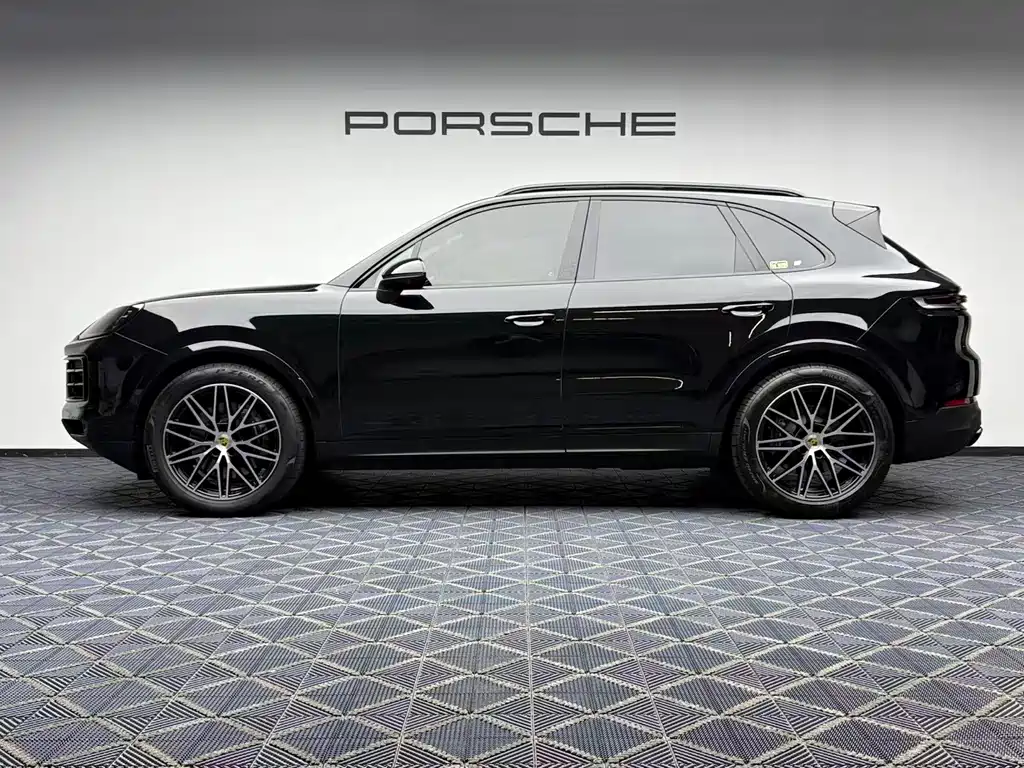 Porsche Cayenne — миниатюра 7